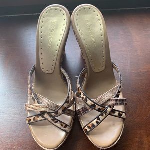 THE CUTEST BCBG cheetah print wedges